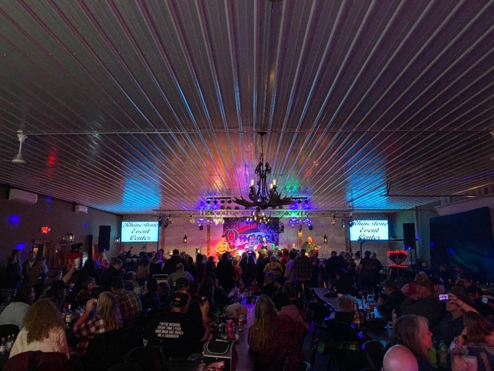 Best Bear Lodge & Campground Irons Luaran gambar