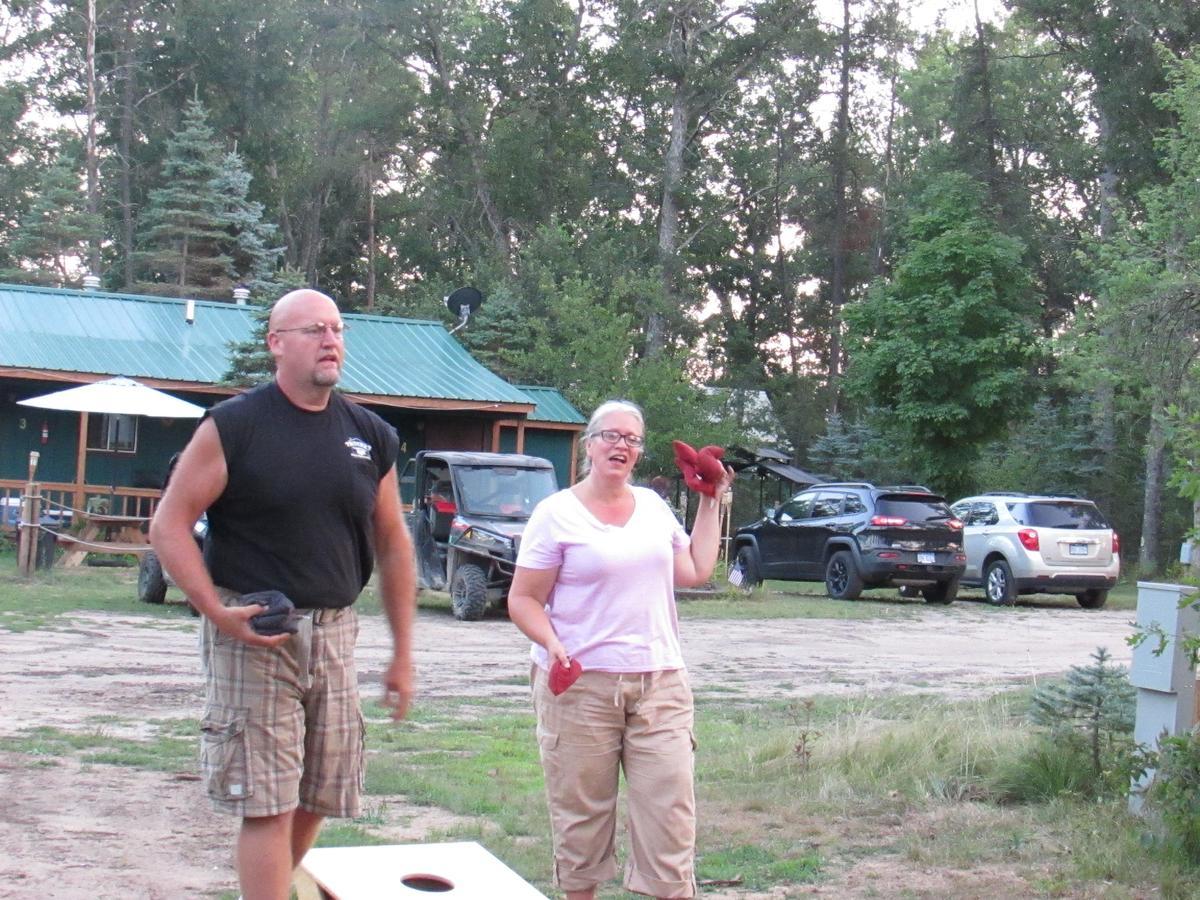 Best Bear Lodge & Campground Irons Luaran gambar