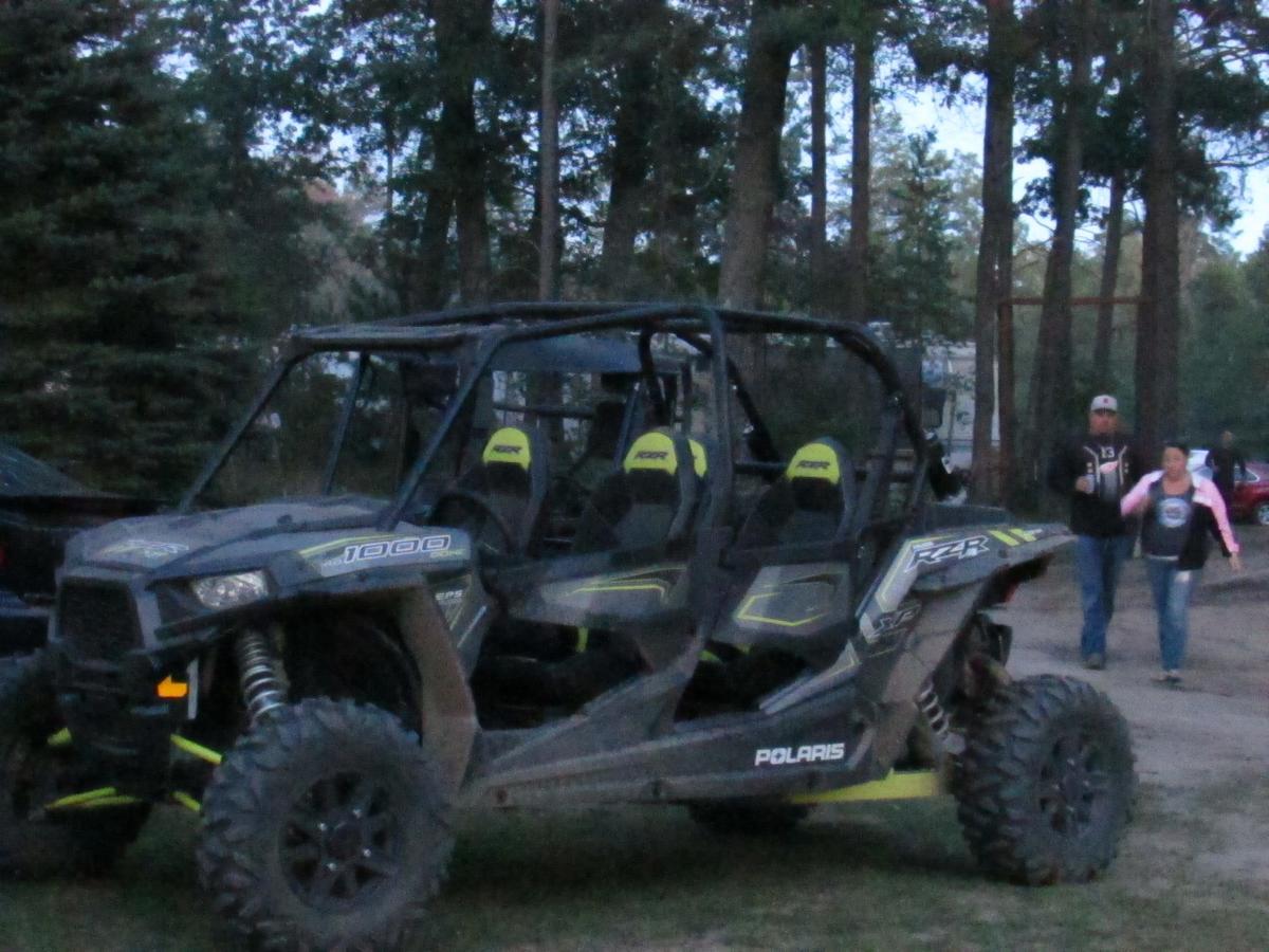 Best Bear Lodge & Campground Irons Luaran gambar