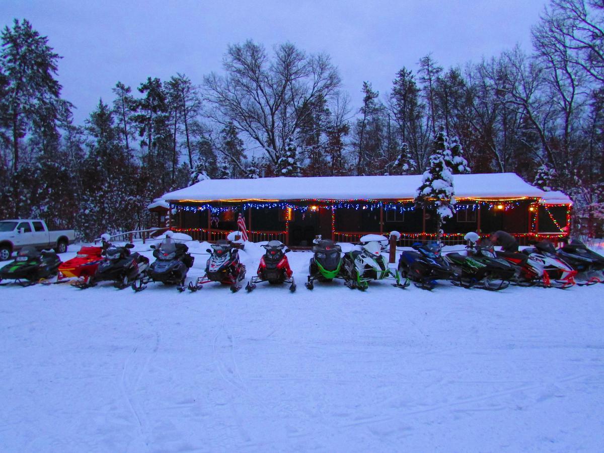 Best Bear Lodge & Campground Irons Luaran gambar
